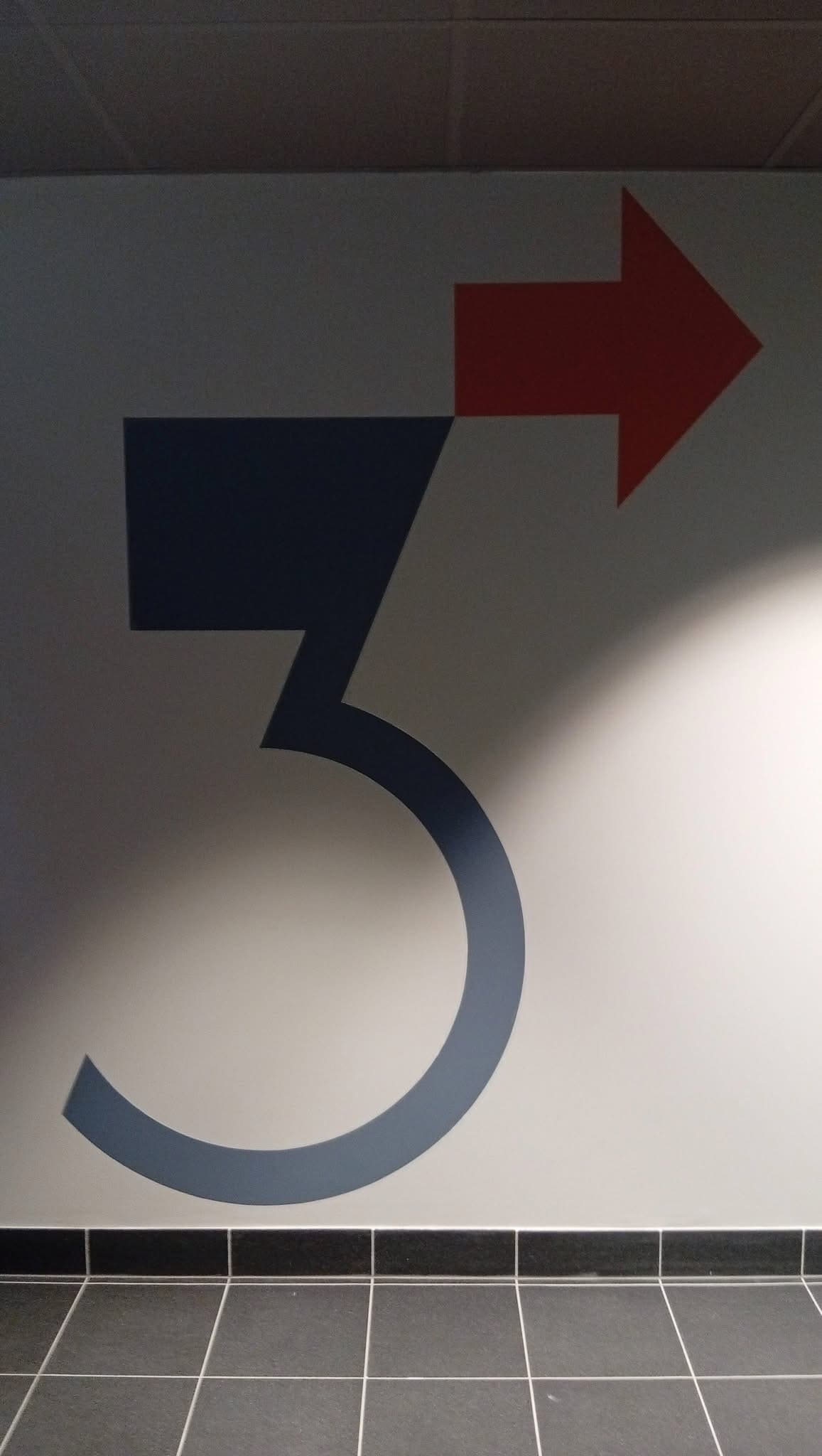 Peinture du couloir d’accès vers la troisième salle du Cinédol