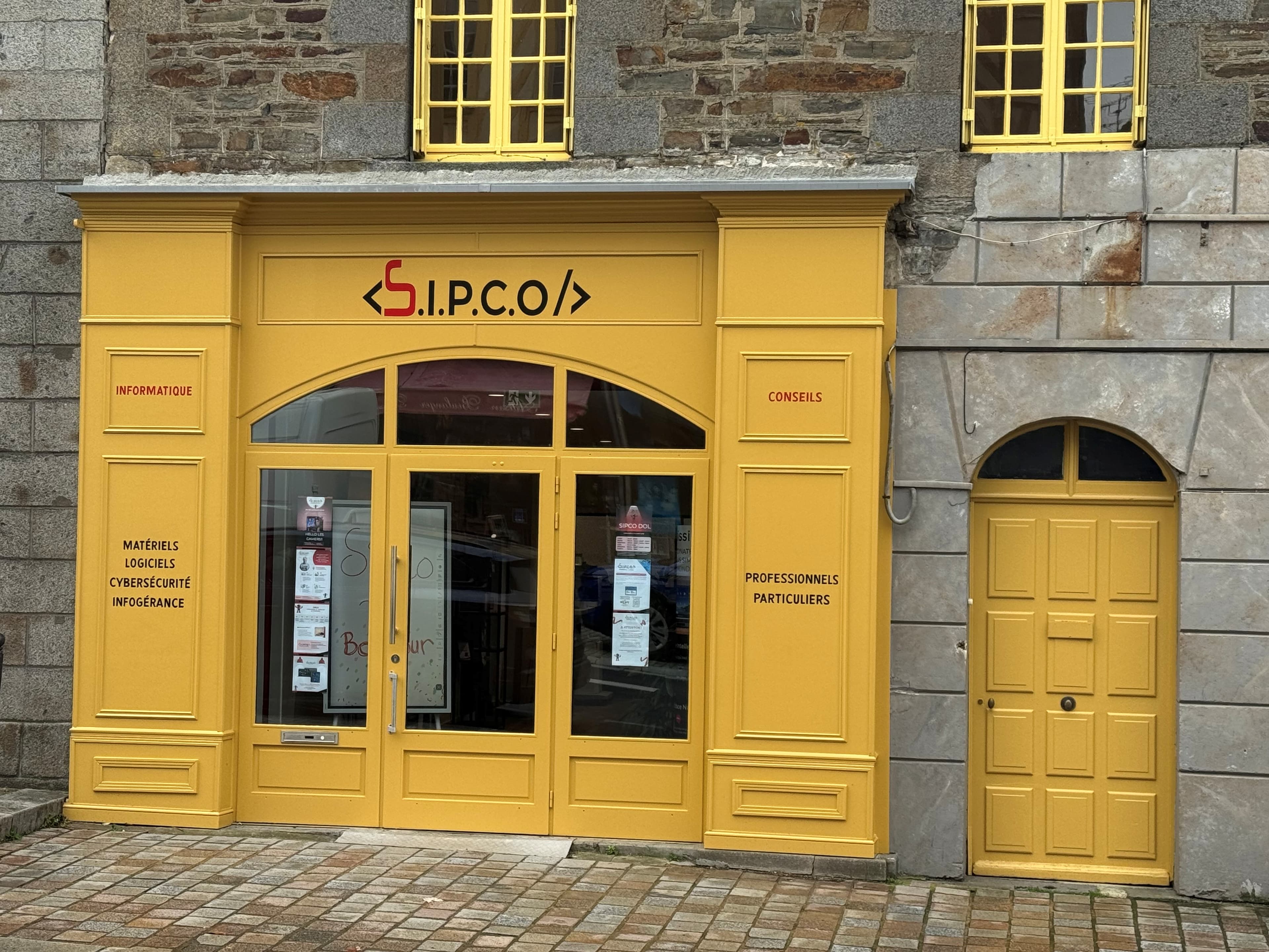 Rénovation de façade d'entreprise